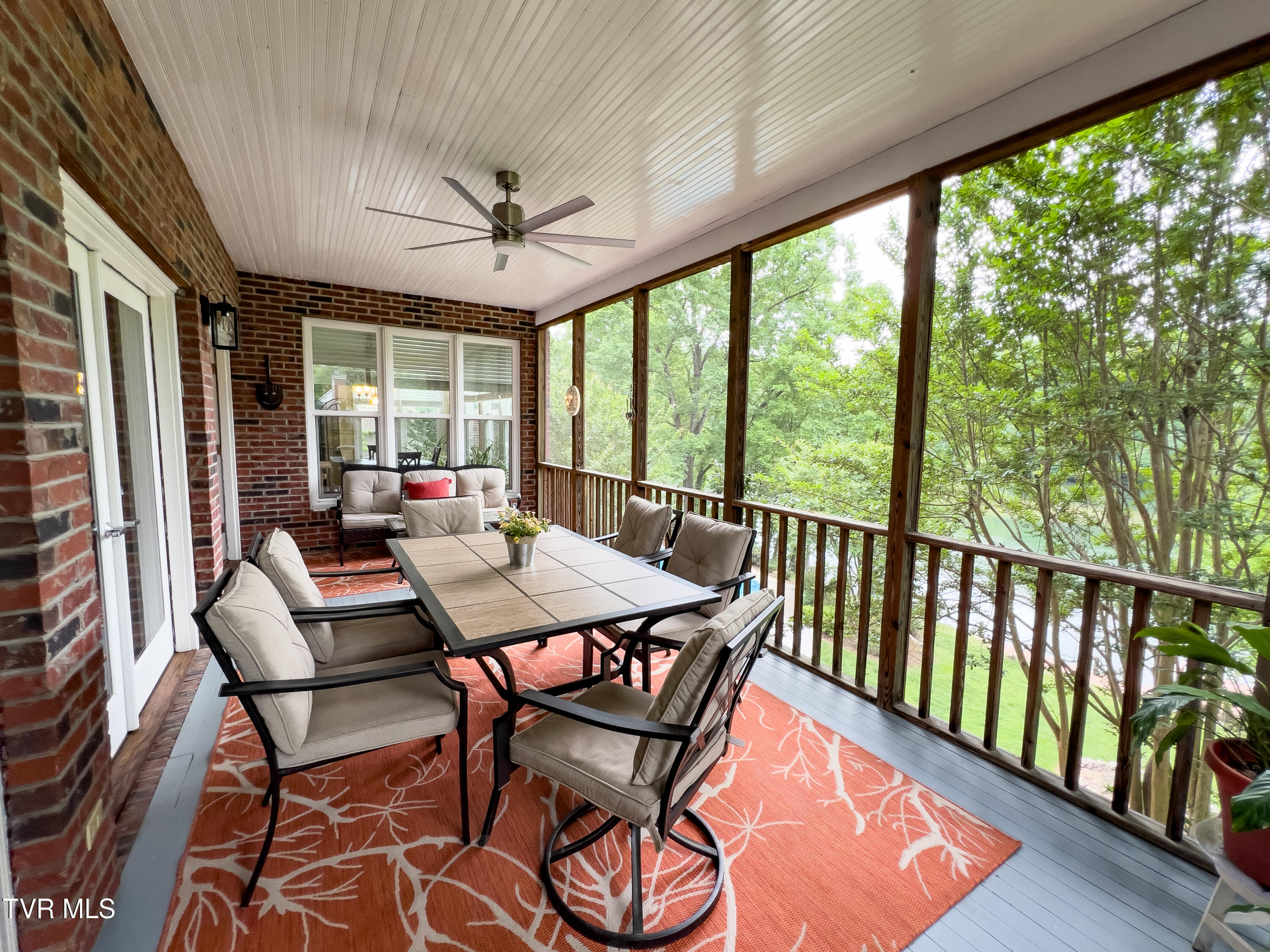 409 Pitt Road Kingsport, TN 37663 - Photo 21 of 49 Splash!-17