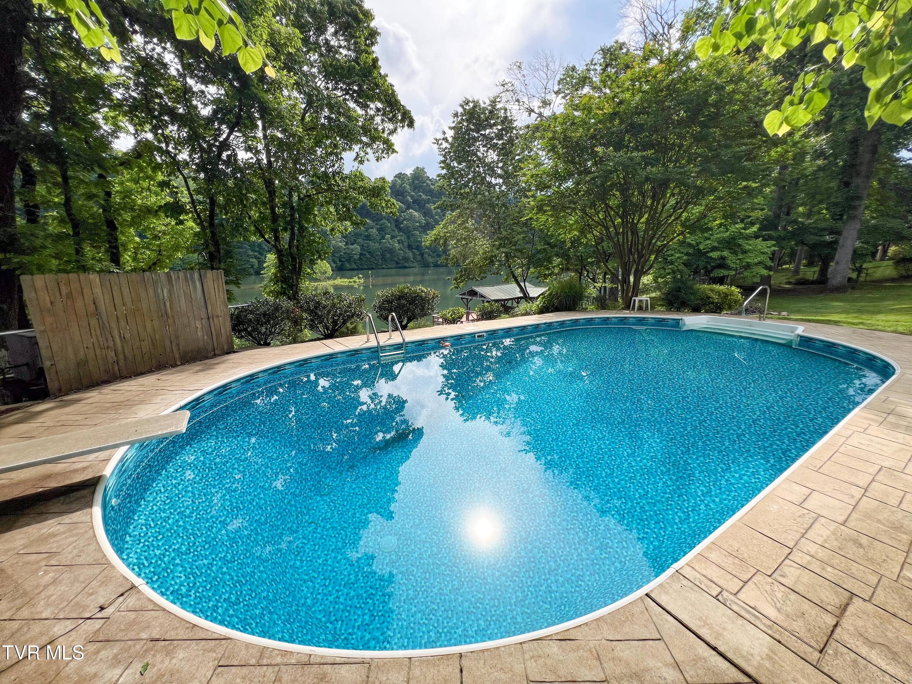 409 Pitt Road Kingsport, TN 37663 - Photo 34 of 49 Splash!-49