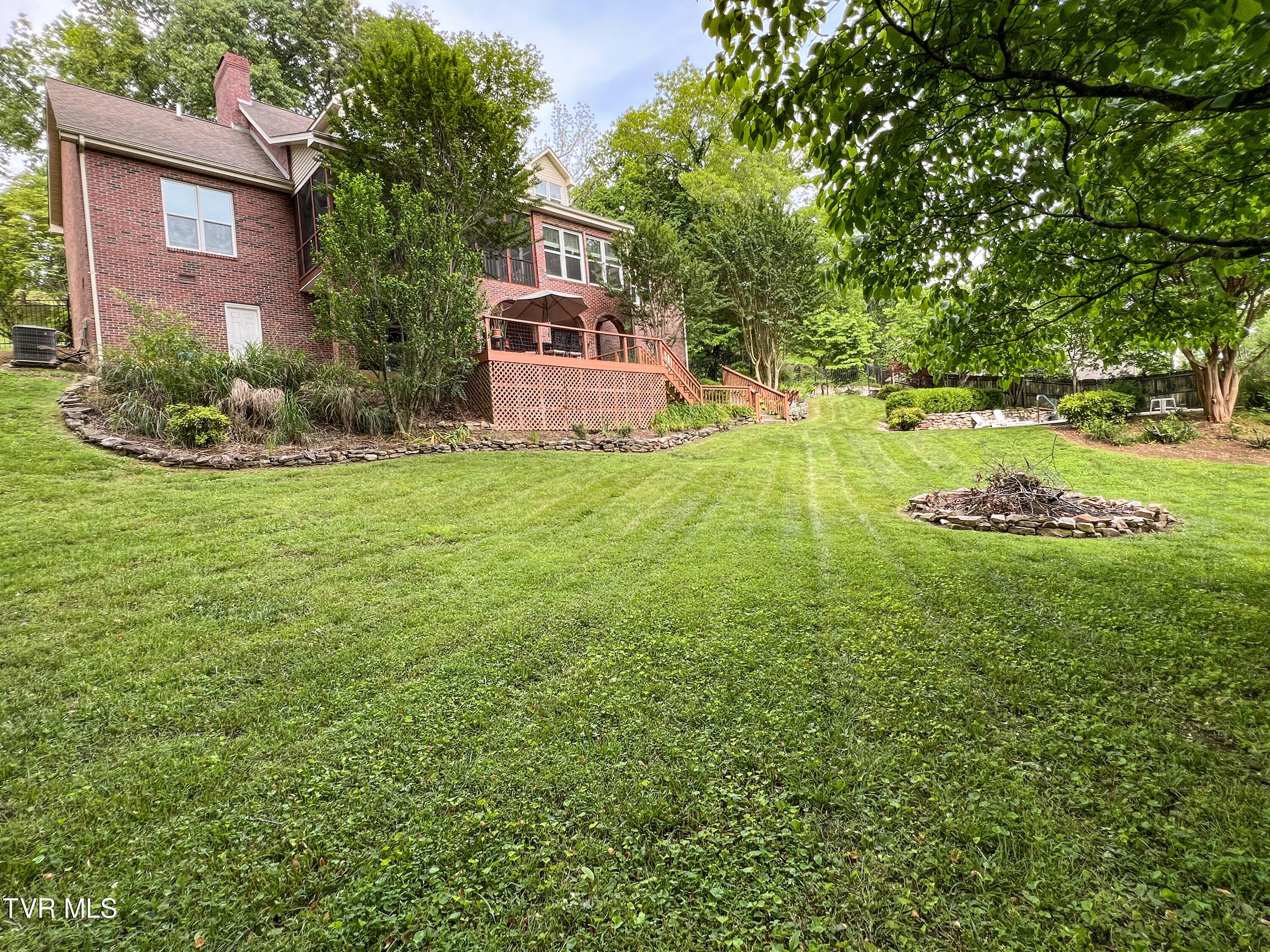 409 Pitt Road Kingsport, TN 37663 - Photo 35 of 49 Splash!-50