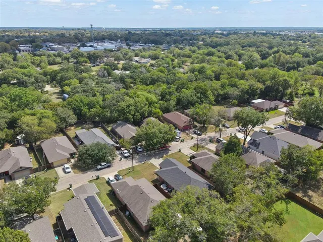 $267,400 | 409 Grayson Court, Joshua, TX 76058