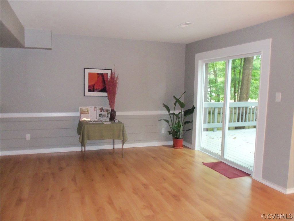 2906 Brookforest Road Midlothian, VA 23112 - Photo 5 of 13 a living room with furniture and a window