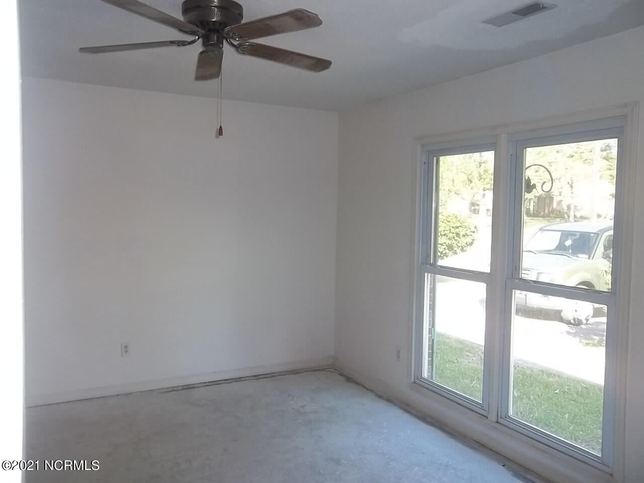 208 Stratford Road Havelock, NC 28532 - Photo 15 of 30 Sun Filled Front Living Room