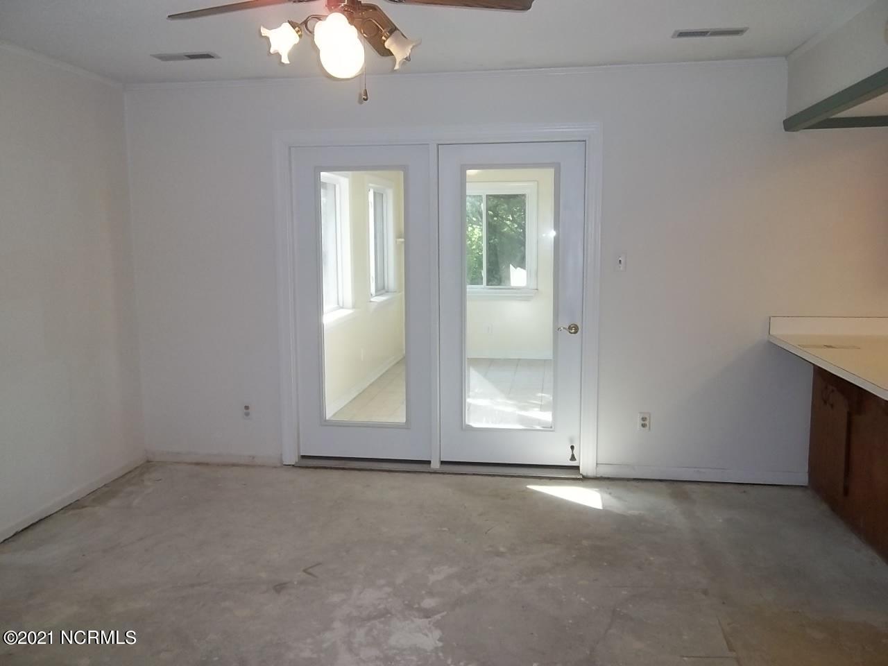 208 Stratford Road Havelock, NC 28532 - Photo 16 of 30 Dining Area