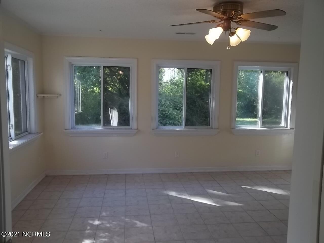 208 Stratford Road Havelock, NC 28532 - Photo 23 of 30 Sun Room View