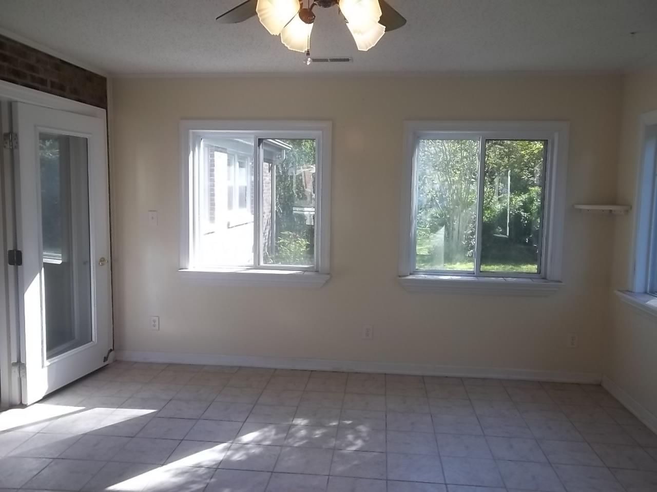 208 Stratford Road Havelock, NC 28532 - Photo 24 of 30 Sun Room & Tiled Flooring