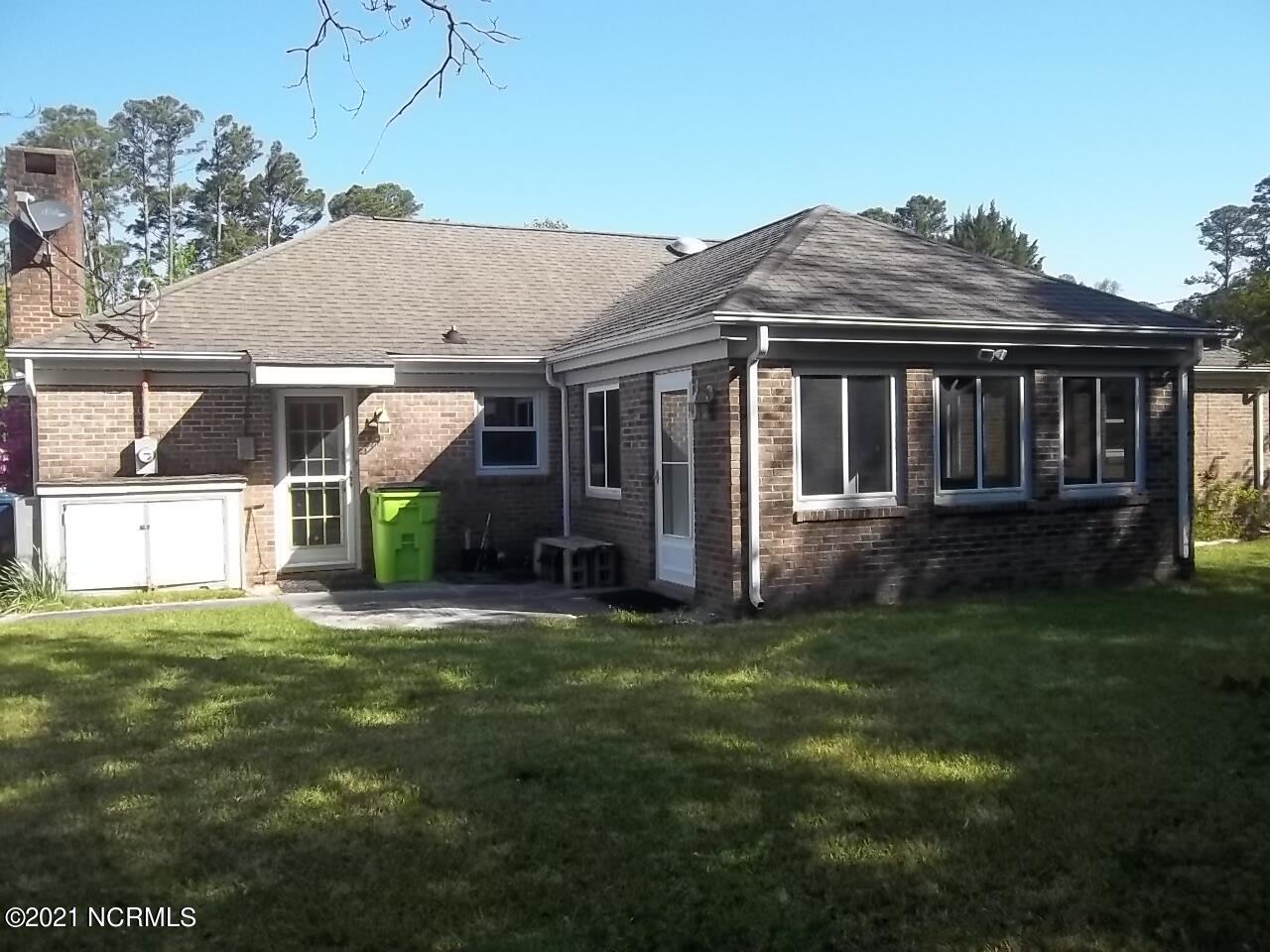 208 Stratford Road Havelock, NC 28532 - Photo 10 of 30 Back Patio Area