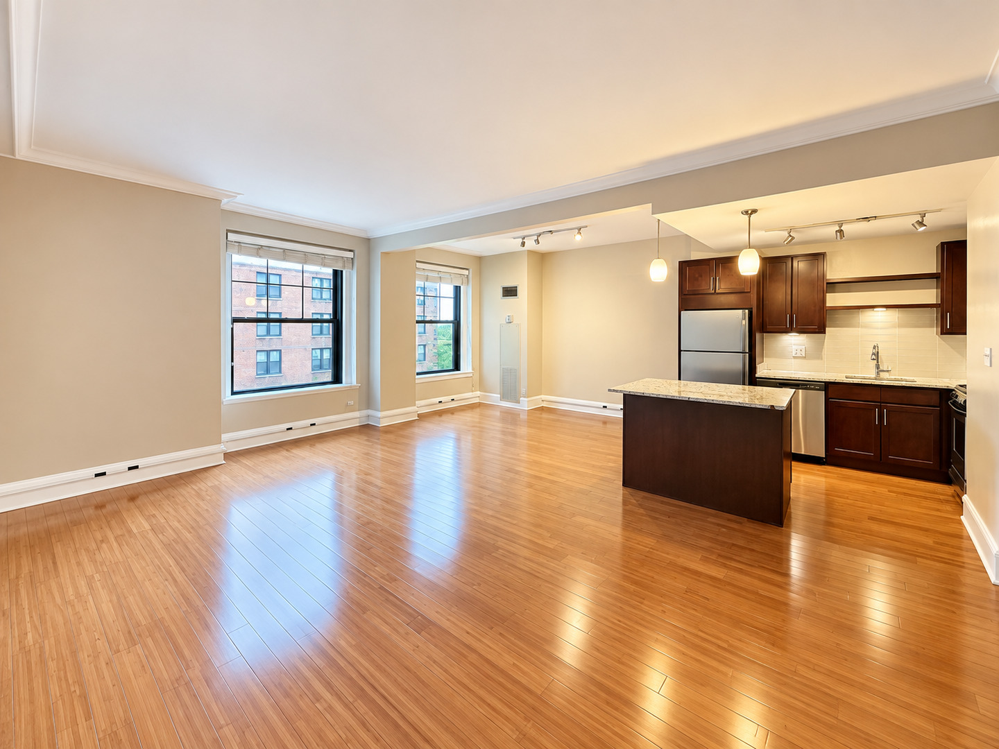 3170 North Sheridan Road, Unit 719 Chicago, IL 60657 - Photo 5 of 23 Gallery Image 5