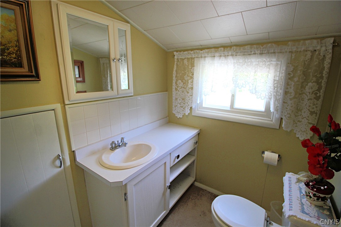 3878 Davis Corners Road Eaton, NY 13408 - Photo 25 of 34 Upstairs bath