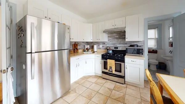 $3,195 | 7-9 Dexter Street, Unit 9, Waltham, MA 02453