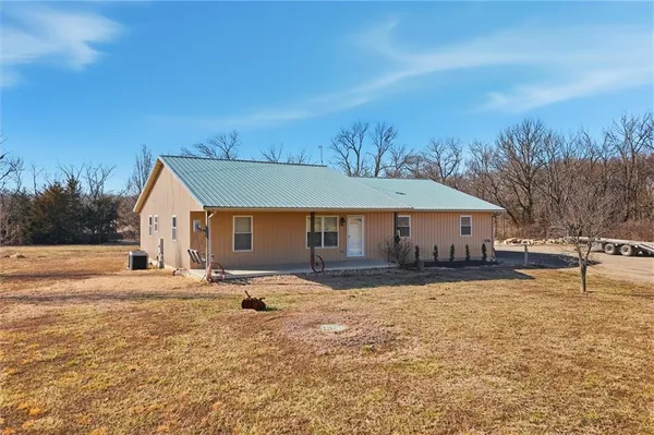 $425,000 | 2274 Iowa Road, Ottawa, KS 66067