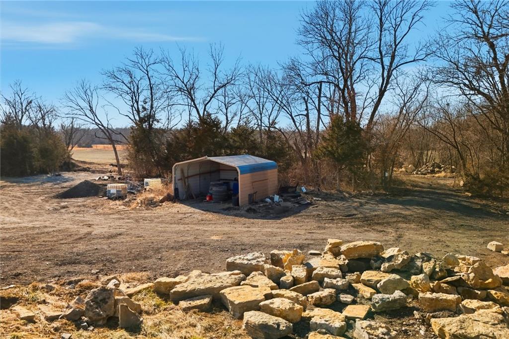2274 Iowa Road Ottawa, KS 66067 - Photo 5 of 40
