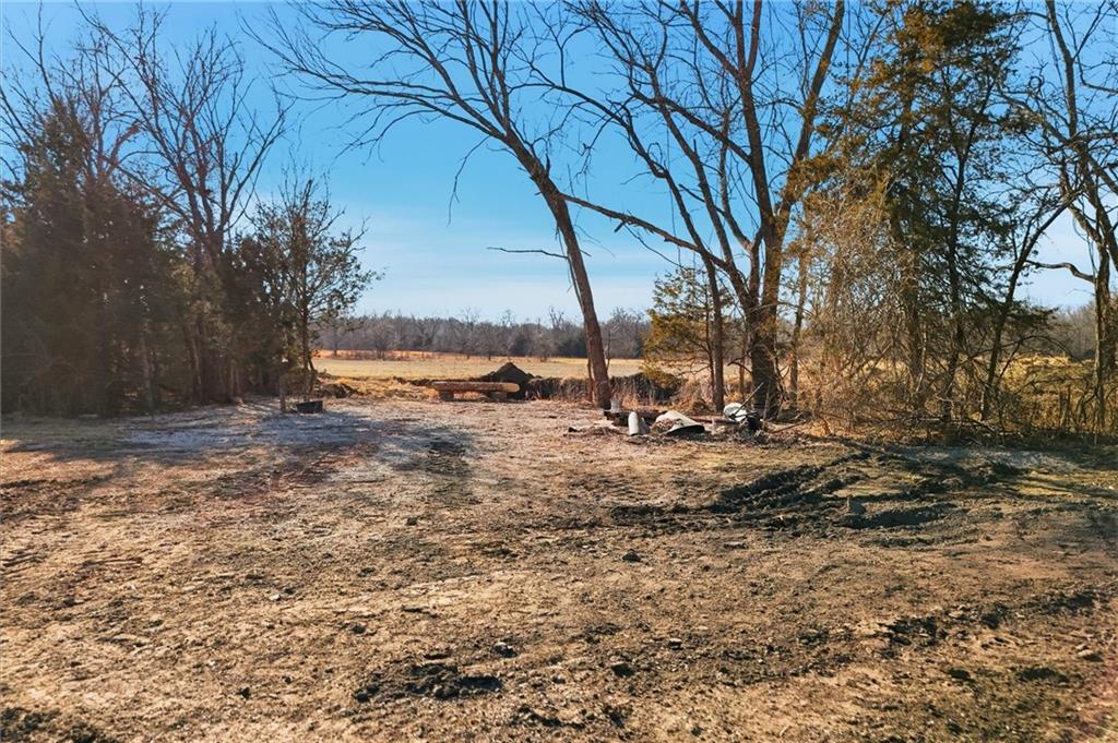 2274 Iowa Road Ottawa, KS 66067 - Photo 6 of 40