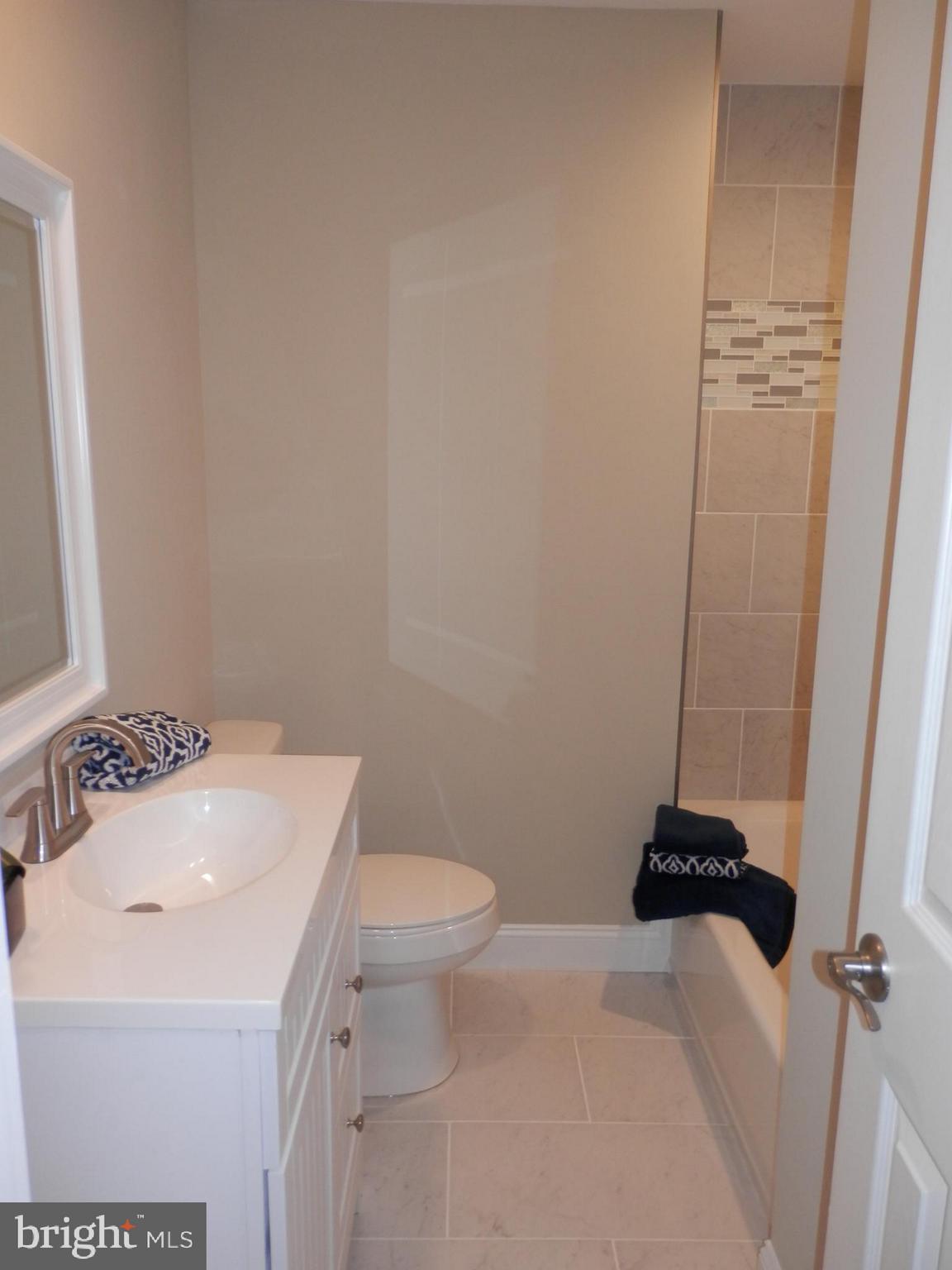 2418 Arden Road Cinnaminson, NJ 08077 - Photo 21 of 29 Main Bathroom