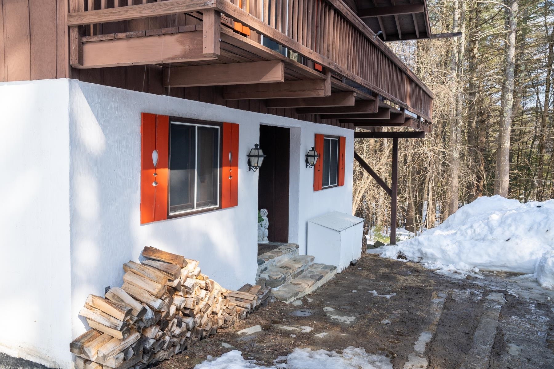 47 Burnt Hill Road Winhall, VT 05340 - Photo 2 of 29