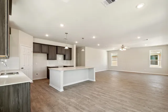 $334,900 | 347 Bay Oaks Drive, La Porte, TX 77571