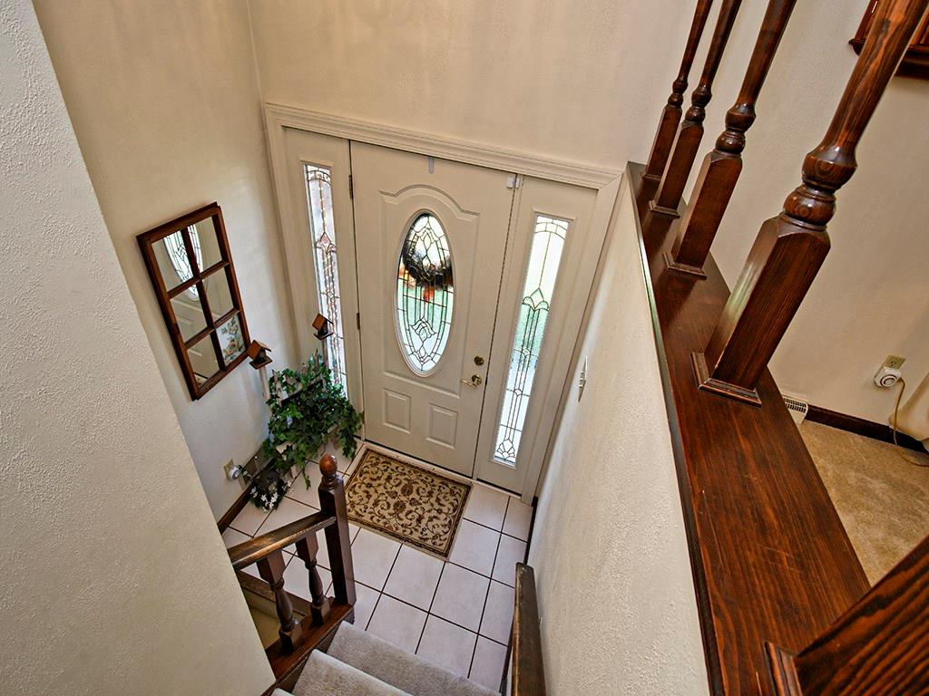 303 Kings Road Apollo, PA 15613 - Photo 11 of 24 Split-Entry Landing
