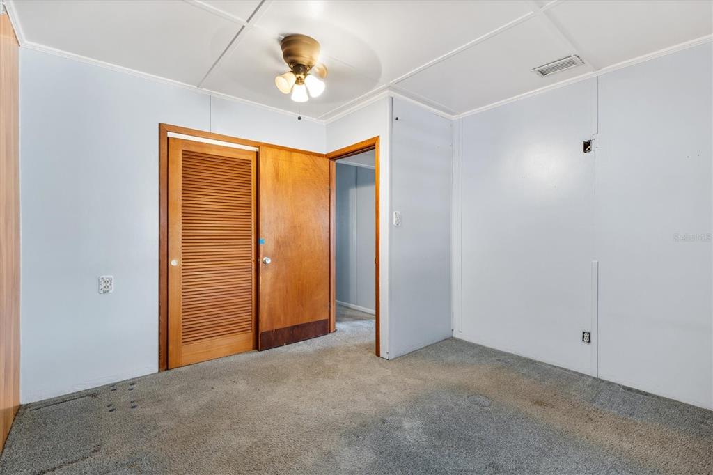 5605 Berts Road Lady Lake, FL 32159 - Photo 16 of 38 en view interior of the house