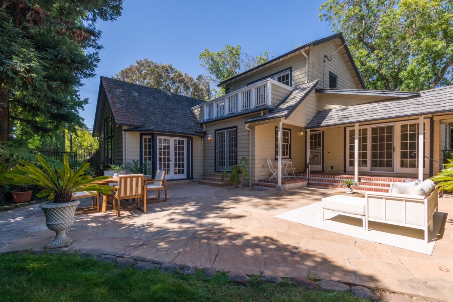 460 Olive Street Menlo Park, CA 94025 - Photo 22 of 34 Gallery Image 22