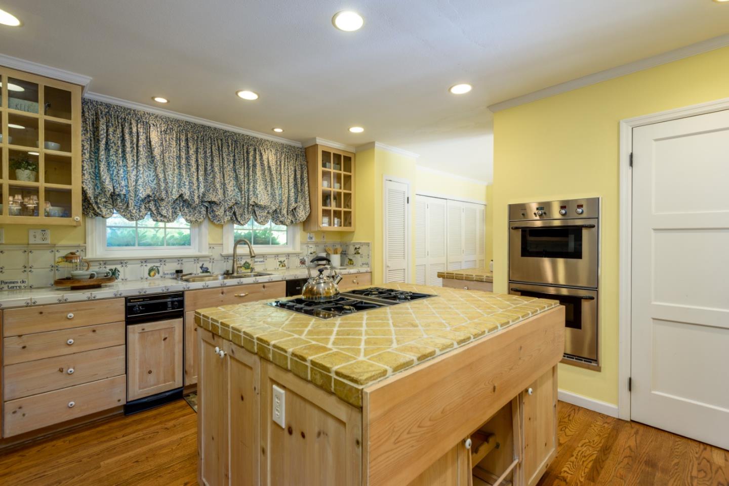 460 Olive Street Menlo Park, CA 94025 - Photo 5 of 34 Gallery Image 5