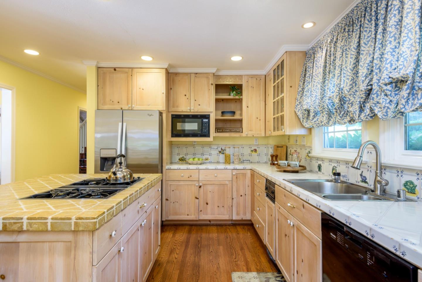 460 Olive Street Menlo Park, CA 94025 - Photo 7 of 34 Gallery Image 7
