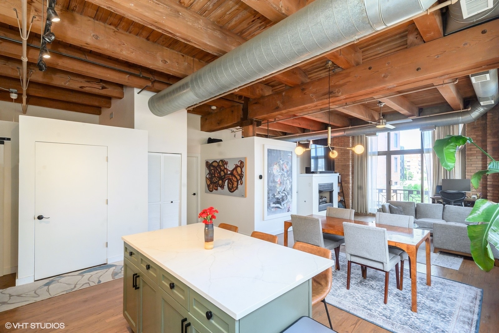 1330 West Monroe Street, Unit 311 Chicago, IL 60607 - Photo 9 of 16 a view of work place