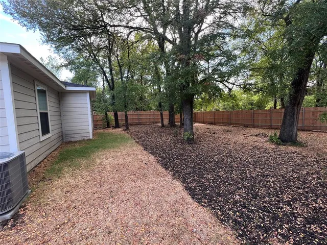 $1,845 | 1603 Franklin Avenue, Bonham, TX 75418