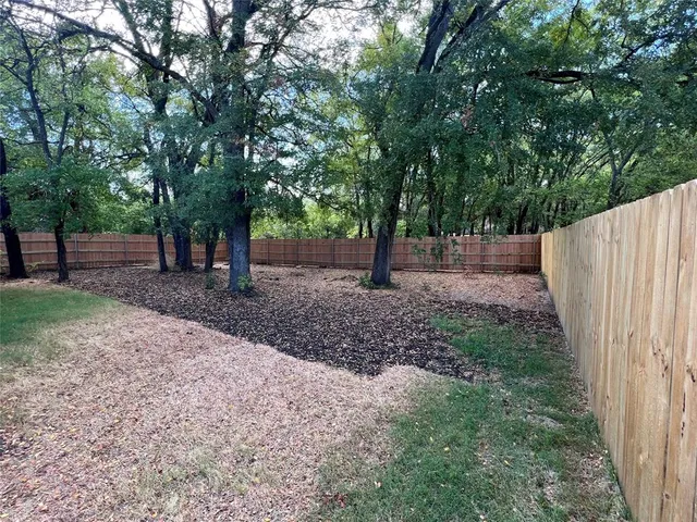 $1,845 | 1603 Franklin Avenue, Bonham, TX 75418