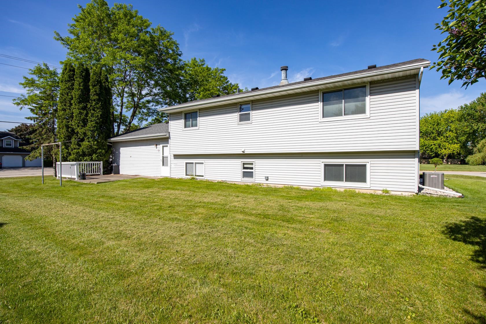 3400 North Shawnee Lane Appleton, WI 54914 - Photo 25 of 28