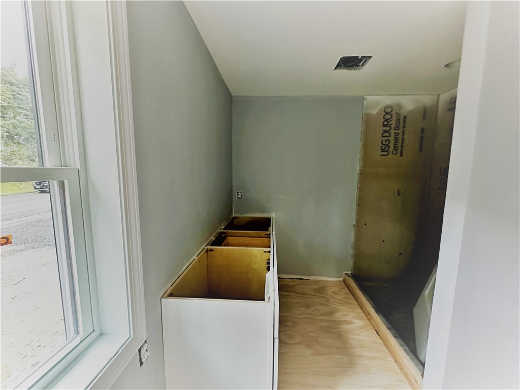 5 Olney Arnold Road Cranston, RI 02921 - Photo 16 of 33