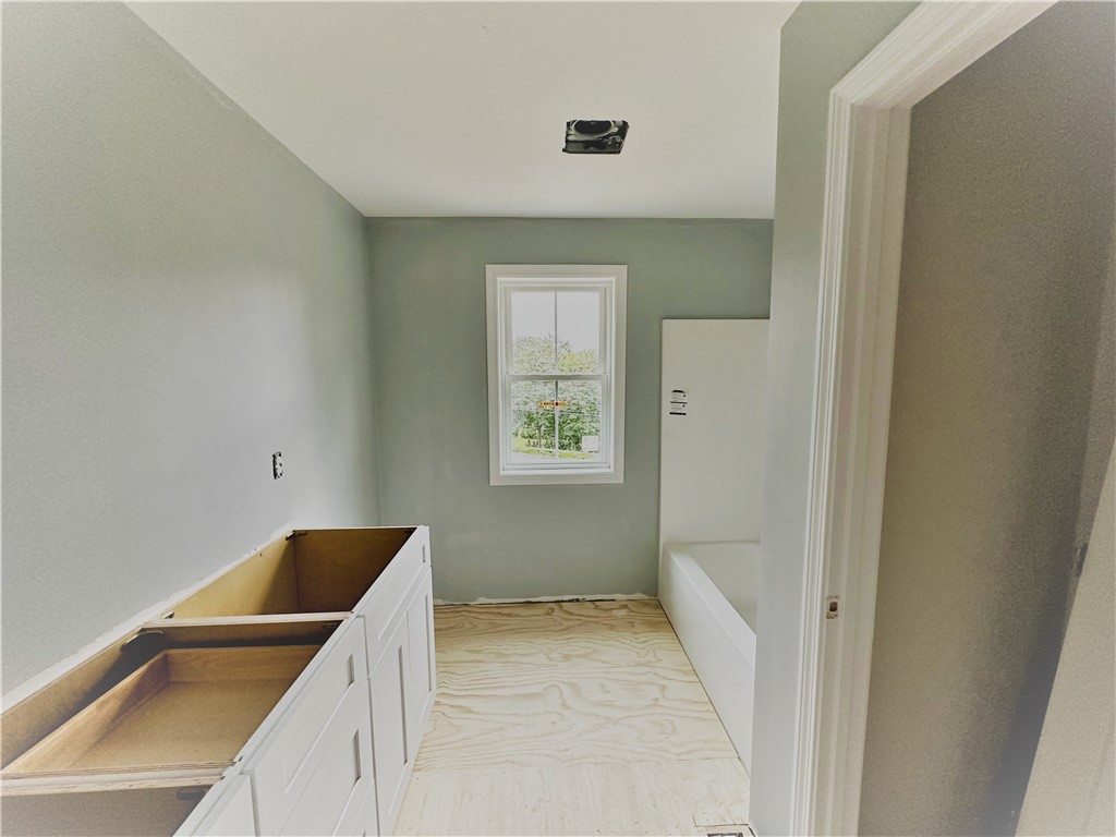 5 Olney Arnold Road Cranston, RI 02921 - Photo 17 of 33