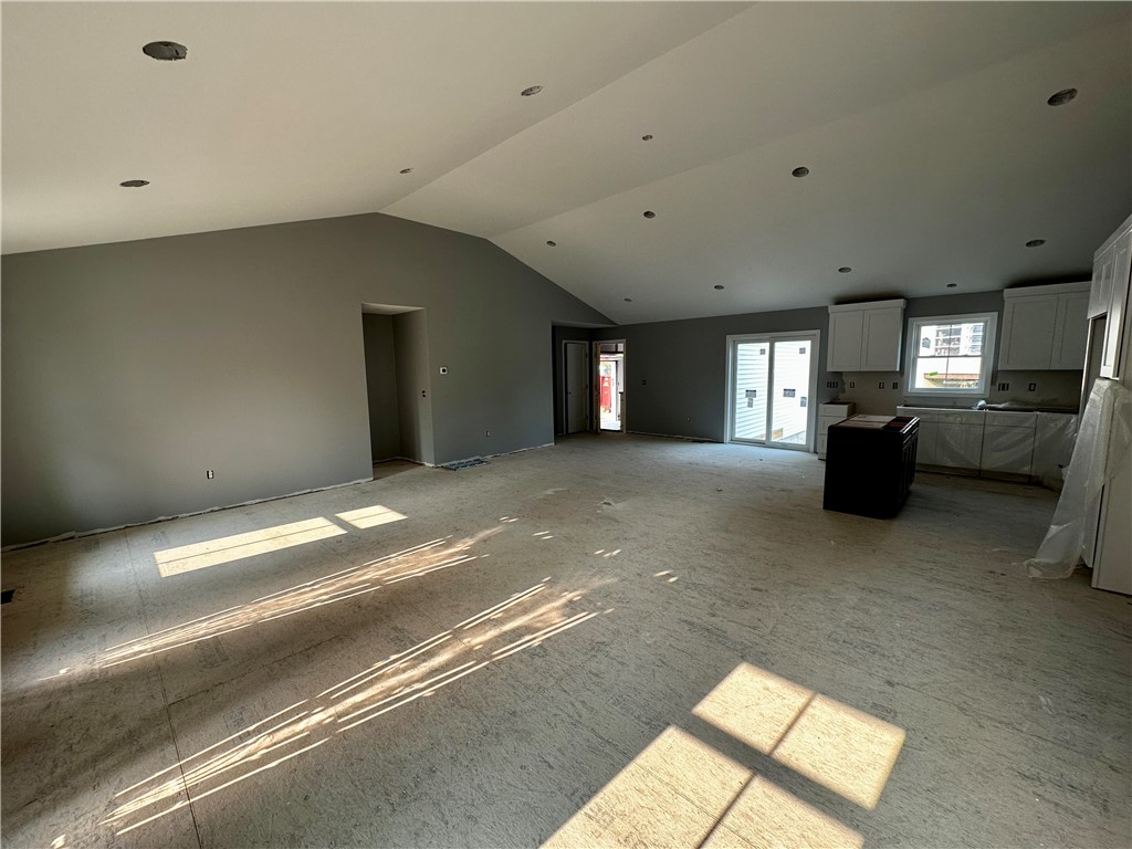 5 Olney Arnold Road Cranston, RI 02921 - Photo 8 of 33