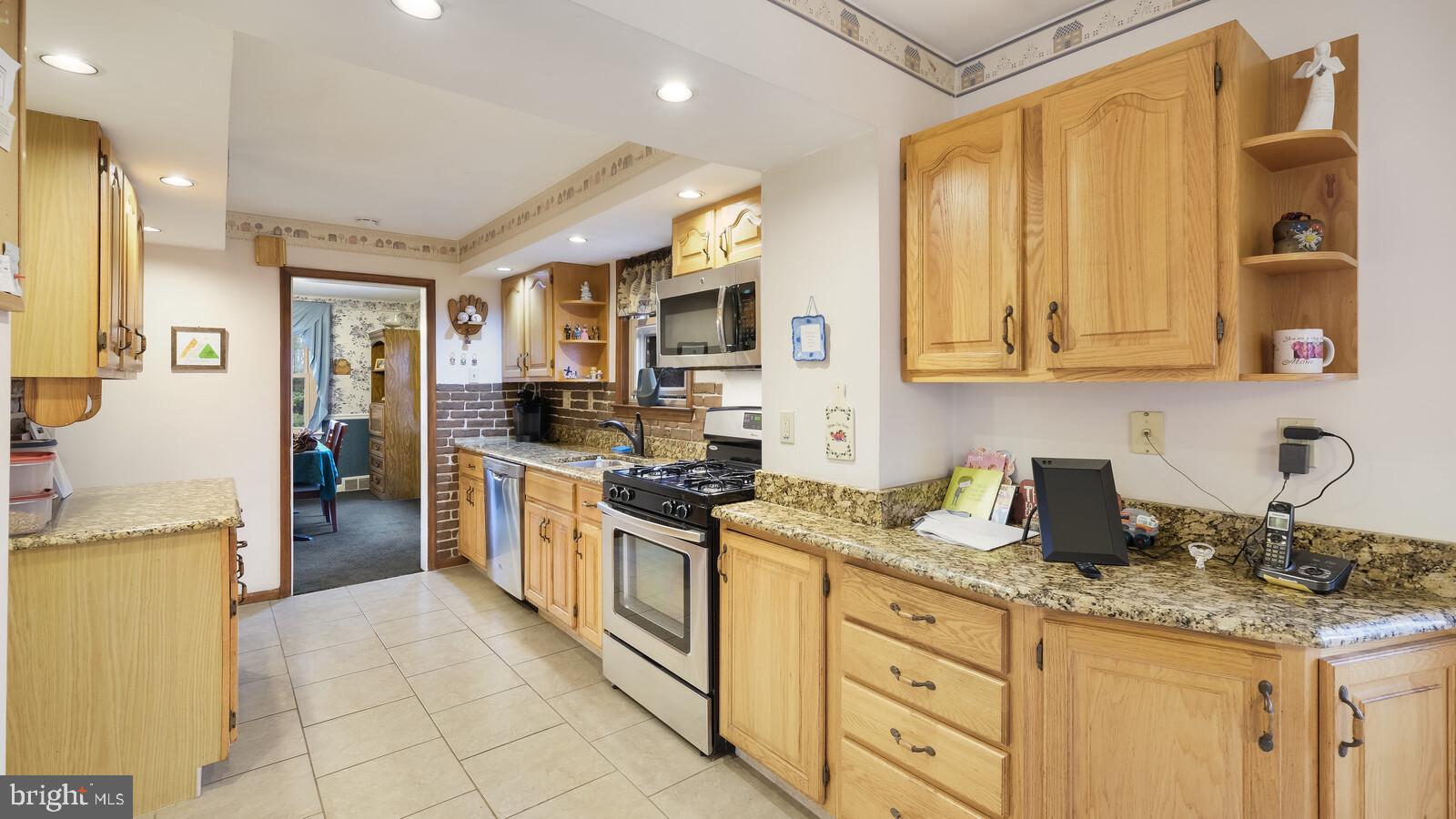 465 Lynbrooke Road Springfield, PA 19064 - Photo 14 of 46