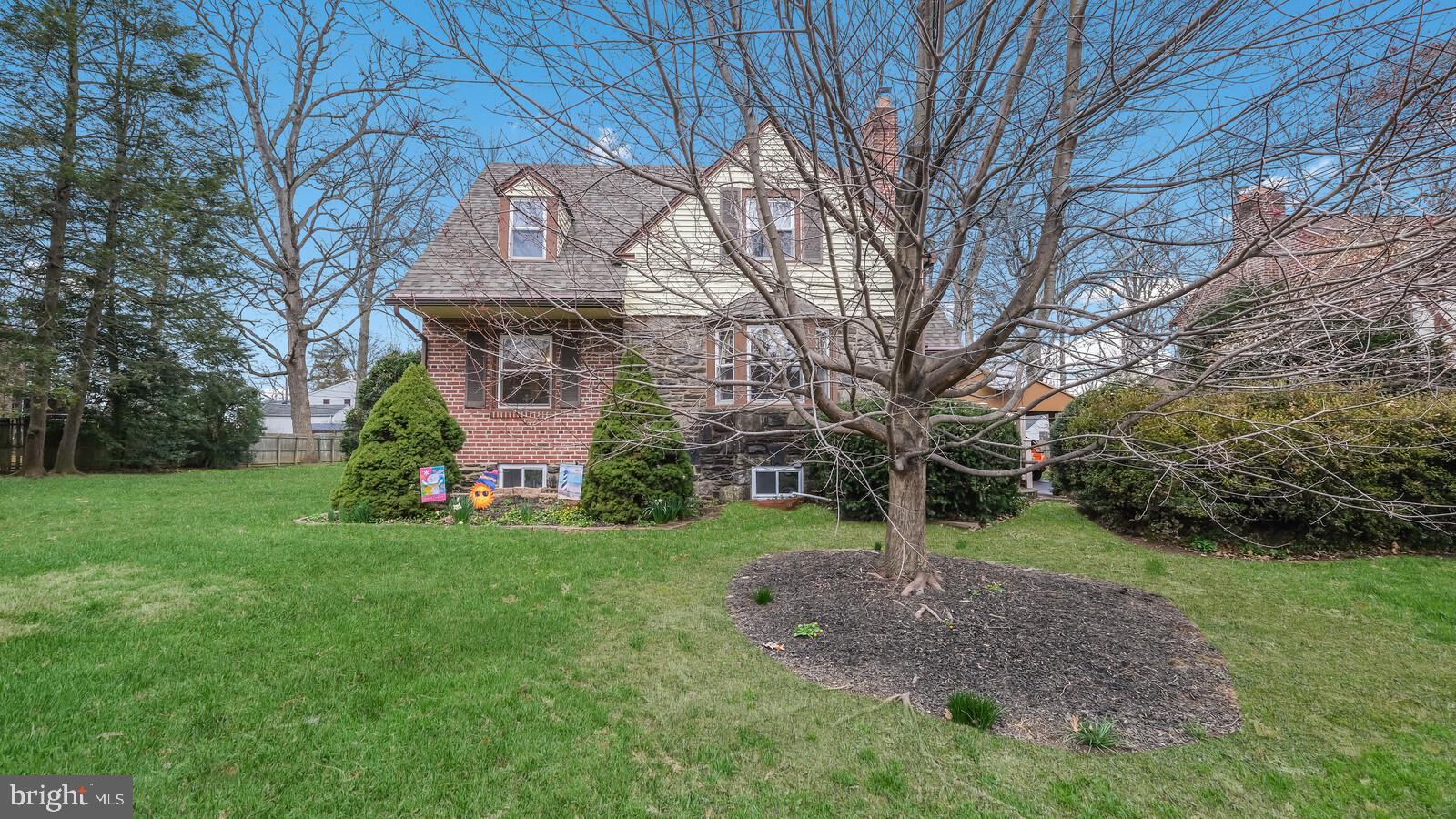 465 Lynbrooke Road Springfield, PA 19064 - Photo 3 of 46
