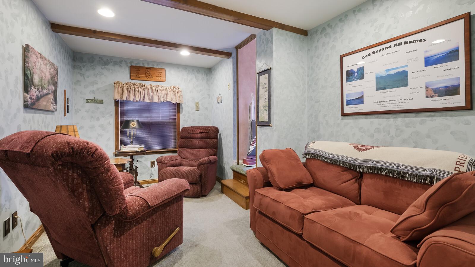 465 Lynbrooke Road Springfield, PA 19064 - Photo 9 of 46