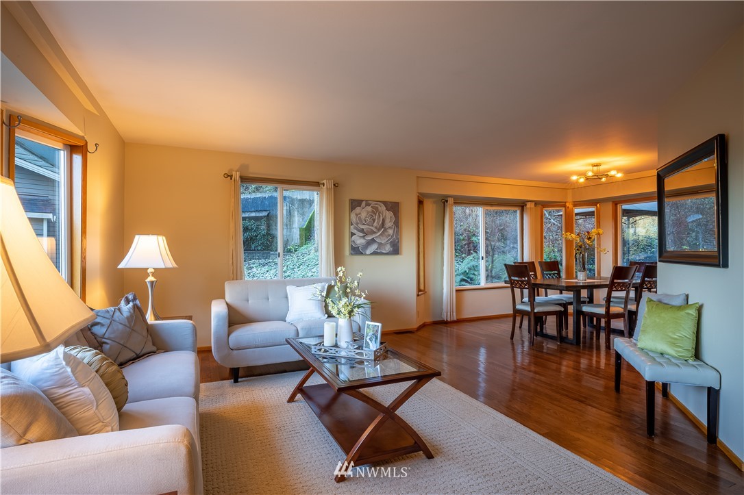 9221 Odin Way Bothell, WA 98011 - Photo 3 of 32 Gallery Image 3