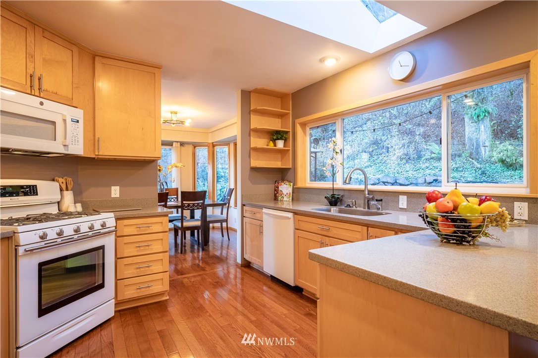 9221 Odin Way Bothell, WA 98011 - Photo 10 of 32 Gallery Image 10