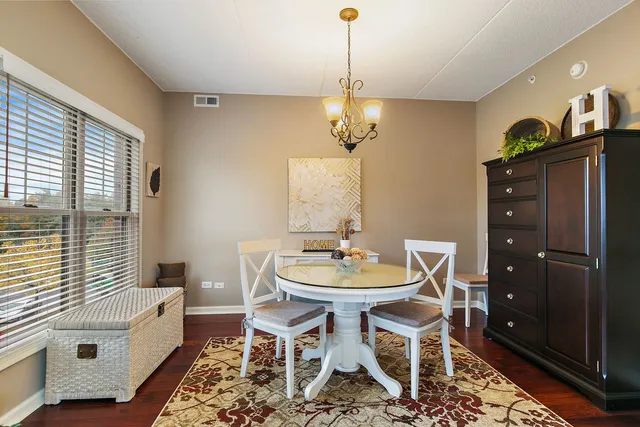 $389,900 | 125 Lakeview Drive, Unit 313, Bloomingdale, IL 60108