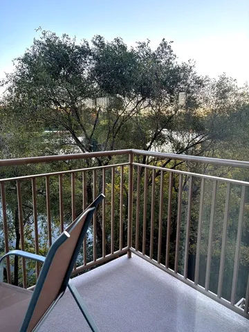 $389,900 | 125 Lakeview Drive, Unit 313, Bloomingdale, IL 60108