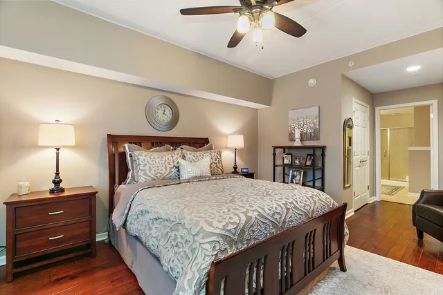 $389,900 | 125 Lakeview Drive, Unit 313, Bloomingdale, IL 60108