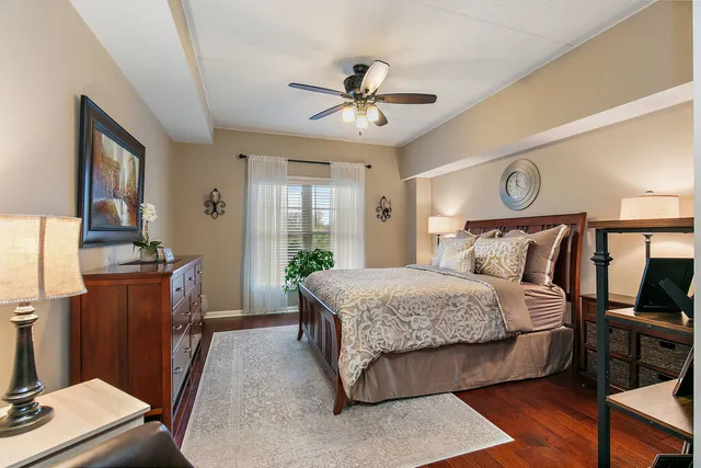 $389,900 | 125 Lakeview Drive, Unit 313, Bloomingdale, IL 60108