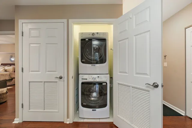 $389,900 | 125 Lakeview Drive, Unit 313, Bloomingdale, IL 60108