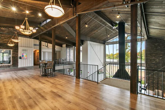 $389,900 | 125 Lakeview Drive, Unit 313, Bloomingdale, IL 60108