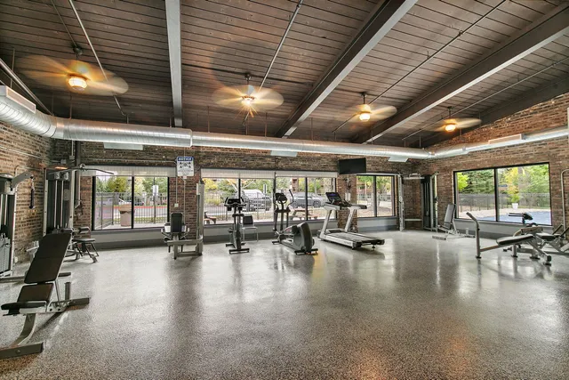 $389,900 | 125 Lakeview Drive, Unit 313, Bloomingdale, IL 60108