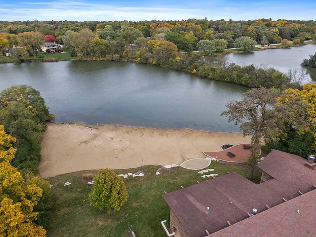 $389,900 | 125 Lakeview Drive, Unit 313, Bloomingdale, IL 60108