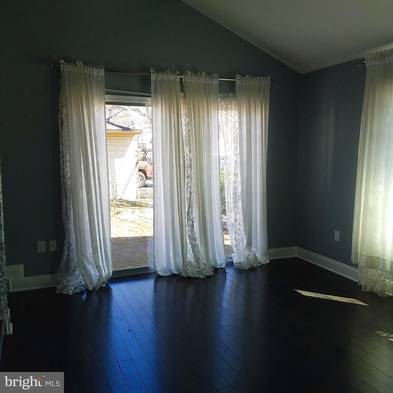 48 Thrush Road Sterling, VA 20164 - Photo 3 of 22 Living room