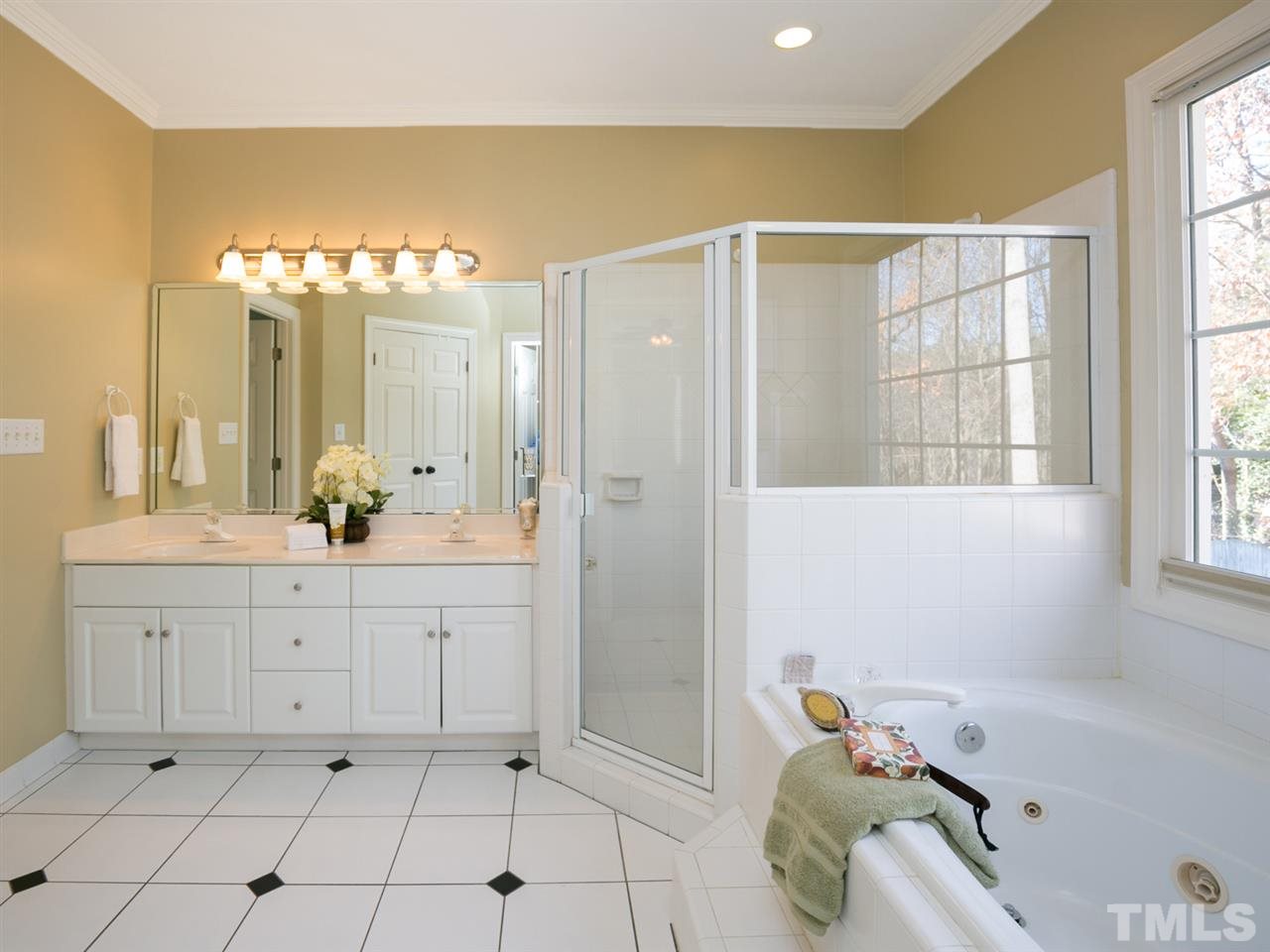7909 Ridge Pointe Lane Raleigh, NC 27615 - Photo 19 of 25 New lighting; jetted tub