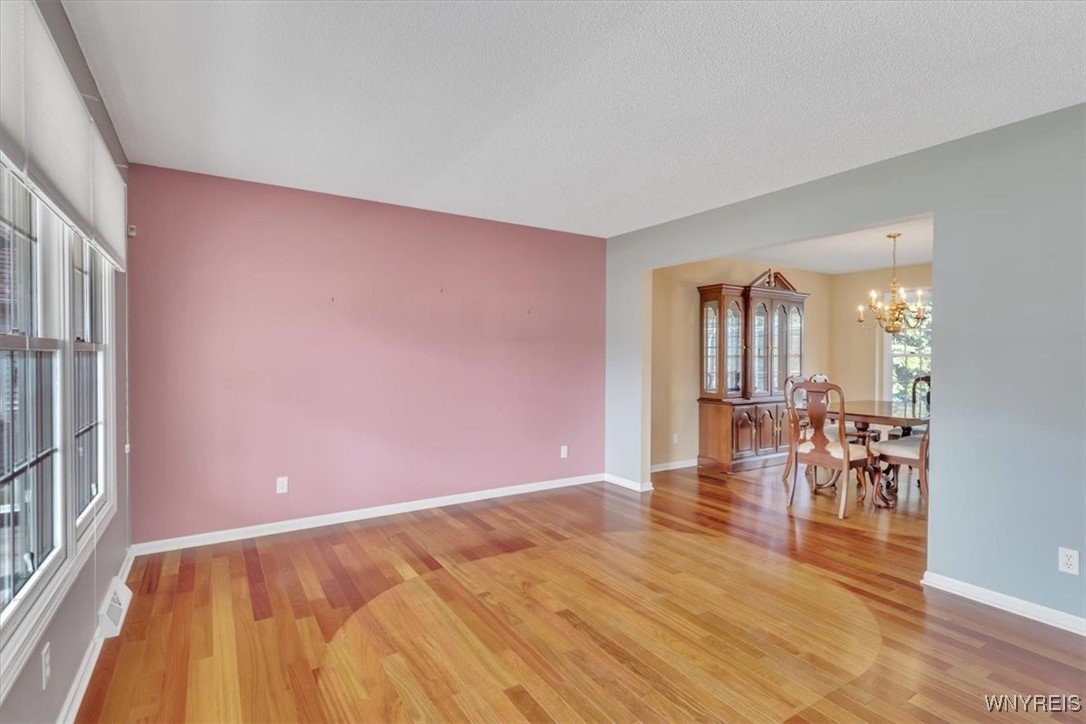 10 Hampton Court Lancaster, NY 14086 - Photo 18 of 47