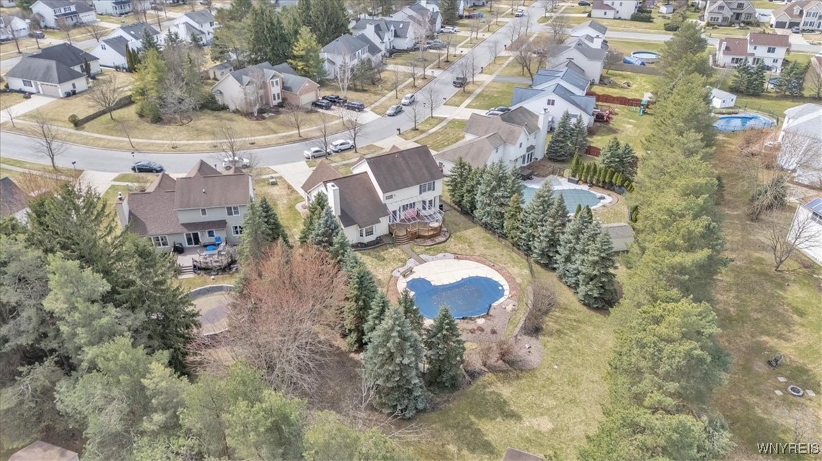 10 Hampton Court Lancaster, NY 14086 - Photo 3 of 47