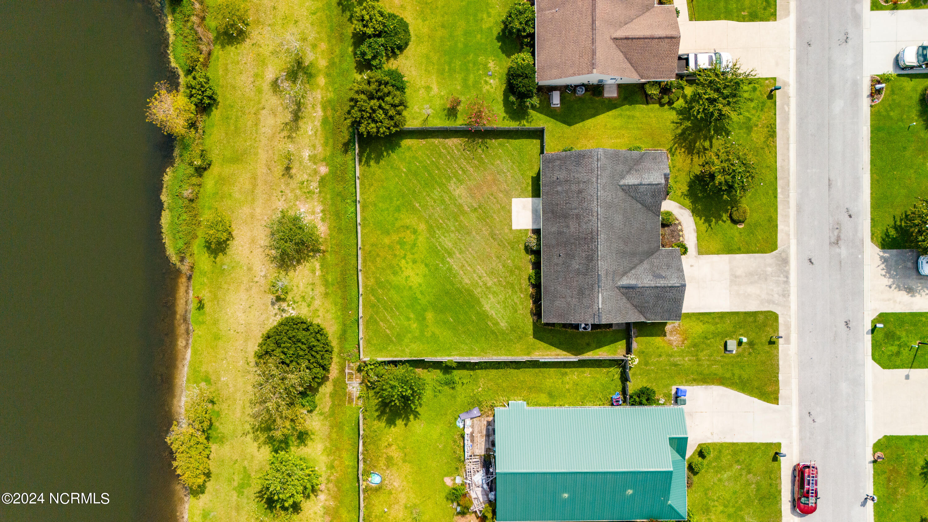 218 Rutledge Avenue Beaufort, NC 28516 - Photo 37 of 39 Chill Photo Aerials-57