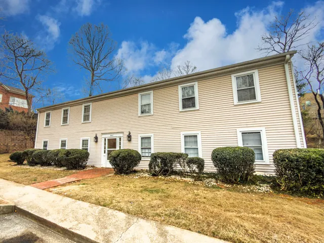 $1,300 | 847 King James Street Southwest, Unit A, Roanoke, VA 24014